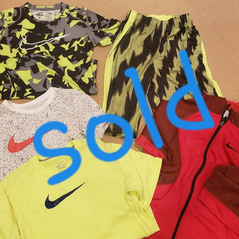 Boys L Nike lot